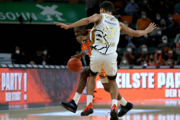 他的经历告 他的经历告