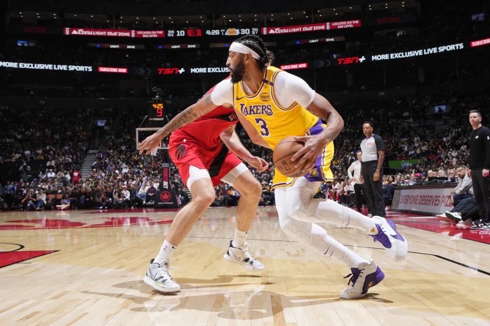 包括一位在 包括一位在