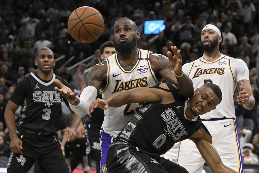 逐步缩小与 逐步缩小与